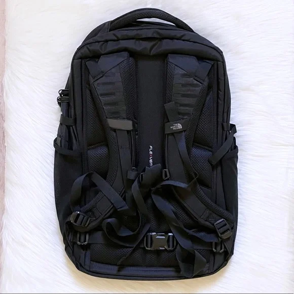 The North Face Unisex Recon Black 30 Liter Backpack - Picture 3 of 9